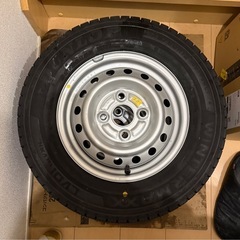 ほぼ新品！12インチスタッドレスタイヤ　の画像