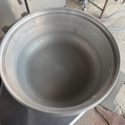 2025年 リンナイ  業務用ガス炊飯器 LPガス用 RR-550C 5.5升用 10L 数ヶ月のみ使用