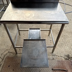 業務用厨房器具 調理台　作業台 炊飯台 スライド　バックガード付 800×600×800mm 数ヶ月のみ使用の画像