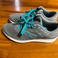 ニューバランス　スニーカーの画像