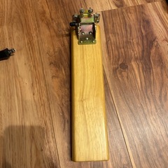 脚の折れたコタツの画像