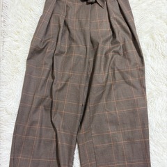 アパレルまとめて　SNIDEL（トップス、スカート、ワンピース）6点、MaisonKitsuneスカート、ADAM ET ROPEパンツ　計8点の画像