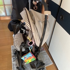コンビ　ベビーカーの画像