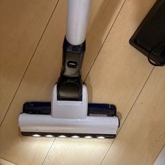 HITACHI コードレス掃除機　PV-BEH800の画像