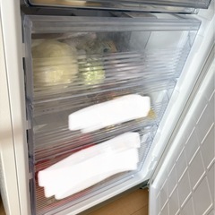 2024年製 SHARP 冷蔵庫 使用１年弱の画像