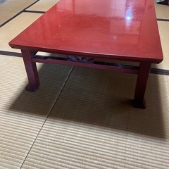 塗りの赤い座卓
の画像