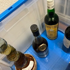 洋酒、ブランデー、ウイスキー、ワインなどの画像