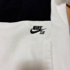 NIKE 白　パーカー　の画像