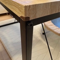ダイニングテーブルの画像