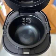 SHARP ３合炊き 炊飯器の画像