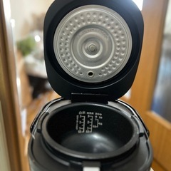 SHARP ３合炊き 炊飯器の画像