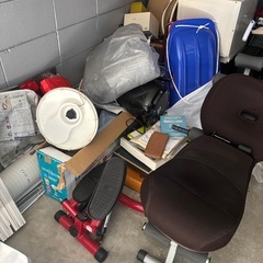 家電、家具、不用品大量の画像