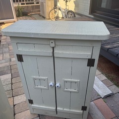 カントリーキャビネットの画像