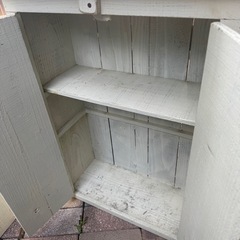 カントリーキャビネットの画像