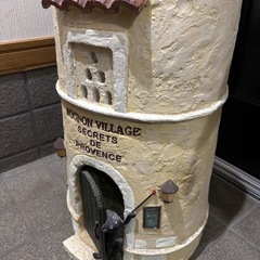 【今週破棄予定】【最終値下げ】猫の家 傘立て オブジェの画像