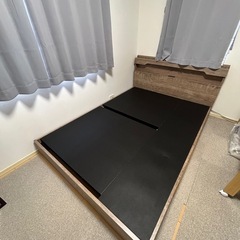 ダブルベッドフレーム
の画像