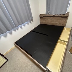 ダブルベッドフレーム
の画像