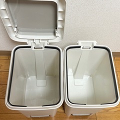 ペダル式ゴミ箱 2個セット 小型 スリム ふた付き／分別用／キッチン・洗面所・一人暮らしに最適の画像