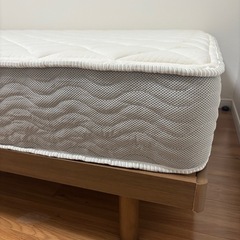 セミダブルマットレス・フレームセットの画像