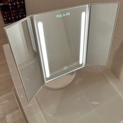 ポール&ジョー LED三面ミラーの画像