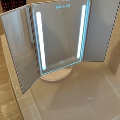 ポール&ジョー LED三面ミラーの画像