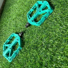 自転車ペダルの画像