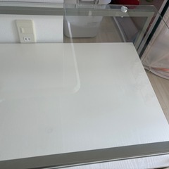 ガラステーブル
の画像