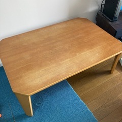 リビングテーブルの画像