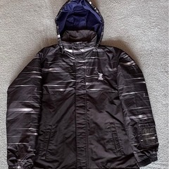 ジュニア スキーブーツとウェアとヘルメット
の画像