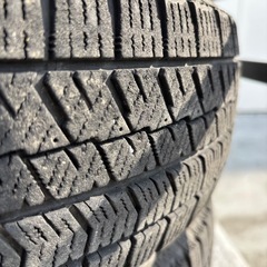 スタッドレスタイヤ　　の画像