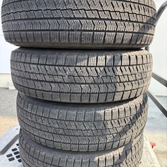 スタッドレスタイヤ　　の画像