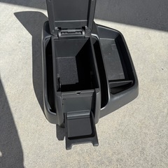 ハイエースワゴン　センターコンソールの画像