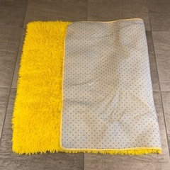 ラグ 黄色 シャギーカーペット110*180cmふかふか ラグマット イエロー じゅうたん 北欧風メモリーフォーム 底面 防音 オールシーズン対応 リビング・寝室用の画像