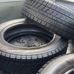 【中古】155/65R14 VRX BRIDGESTONE スタッドレス冬タイヤ14インチワンシーズン履き潰し軽四軽トラの画像