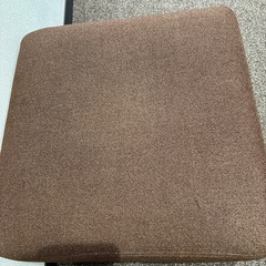 布製のオットマン
の画像