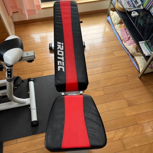 インクラインベンチ