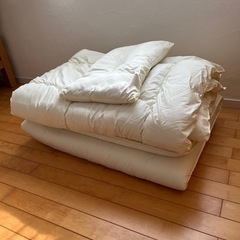 ホワイト 布団セット 掛け布団 敷き布団 枕付き　引き取り限定　近くお持ちしますの画像