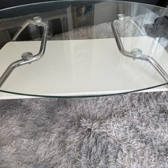 ガラステーブルの画像