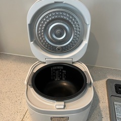 SHARP炊飯器(3合)の画像