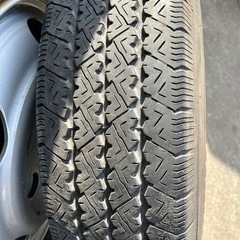 トラック用タイヤの画像