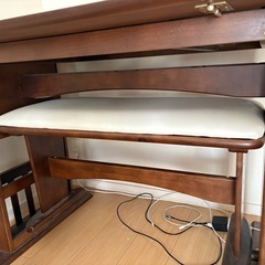 ダイニングテーブルの画像