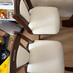 ダイニングテーブルの画像