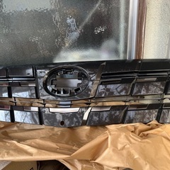 Toyota 40 Series Alphard Genuine Front Grilleの画像