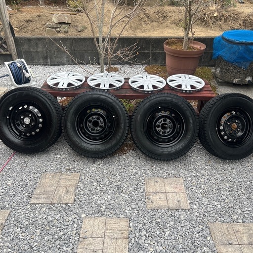 スタッドレス