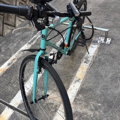 自転車　クロスバイクの画像