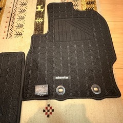 シエンタ10系 純正マット7人乗の画像