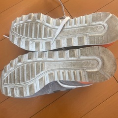 new balance スニーカーの画像