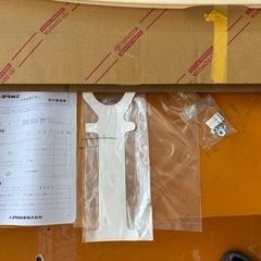 ＡＷＳ　210クラウン　　ハイブリッド　左テールレンズ  リアスポイラーの画像