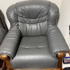 1人用ソファー2つの画像