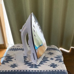 スチームアイロン 山善（YAMAZEN）SI-1000【美品・箱・説明書付】の画像